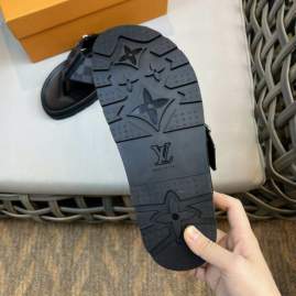 Picture of Louis Vuitton Slippers _SKULVsz38-45mnf01121448